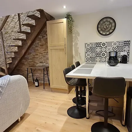 Cosy A Avec Climatisation Et Parking Optionnel - Fr-1-584-390 *