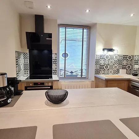 Cosy A Avec Climatisation Et Parking Optionnel - Fr-1-584-390 Apartman