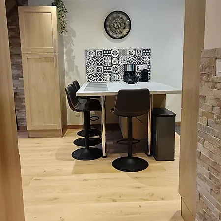 Cosy A Avec Climatisation Et Parking Optionnel - Fr-1-584-390 Apartman