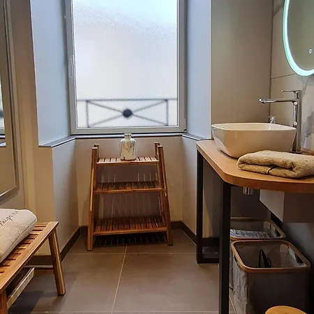 شقة Cosy A Avec Climatisation Et Parking Optionnel - Fr-1-584-390 Briey