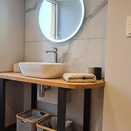 شقة Cosy A Avec Climatisation Et Parking Optionnel - Fr-1-584-390 *