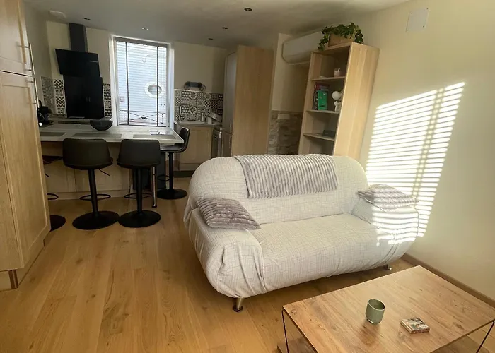 Cosy A Avec Climatisation Et Parking Optionnel - Fr-1-584-390 Apartment Briey